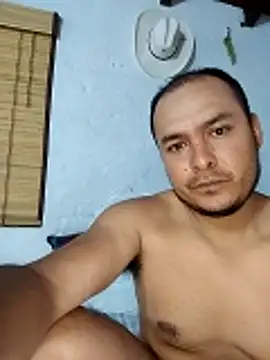 Snapshot of piton77 chatting on May 2026 09:36:01 AM piton77 online show from May 2026 09:36:01 AM