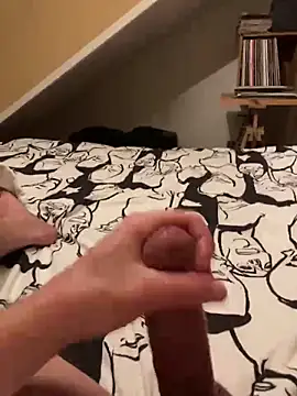 LivingLegend1978 online show from December 2025 07:53:01 PM