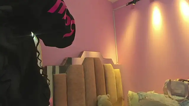 LoveQueen2 online show from November 2025 12:20:01 PM