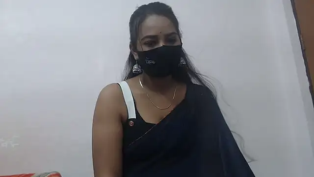 Snapshot of wildbabes chatting on October 2025 03:45:01 PM wildbabes online show from October 2025 03:45:01 PM