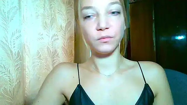 EmillyPlay online show from November 2025 06:47:02 AM