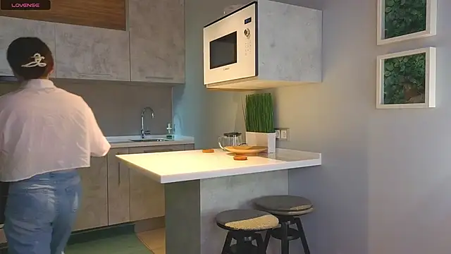 DonnaBurkee online show from October 2025 04:10:02 AM