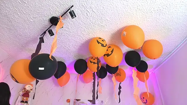 SALOOMEE   online show from October 2025 11:11:02 AM