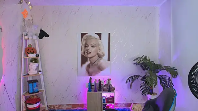 SALOOMEE   online show from April 2026 12:10:01 PM