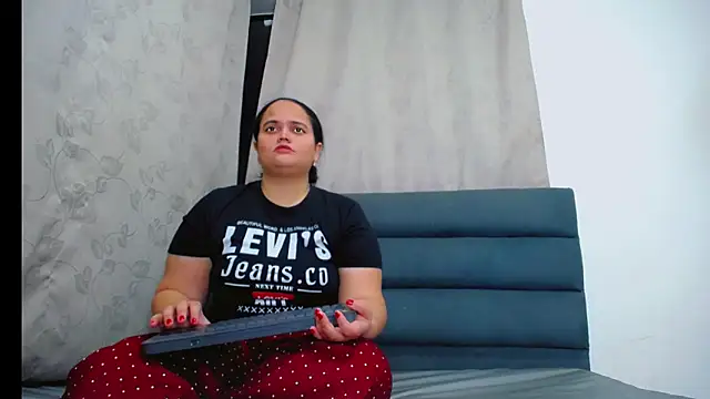 brunnette hot online show from March 2026 10:43:01 AM