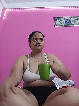 Snapshot of brunnette_hot chatting on June 2026 10:57:02 AM brunnette hot online show from June 2026 10:57:02 AM