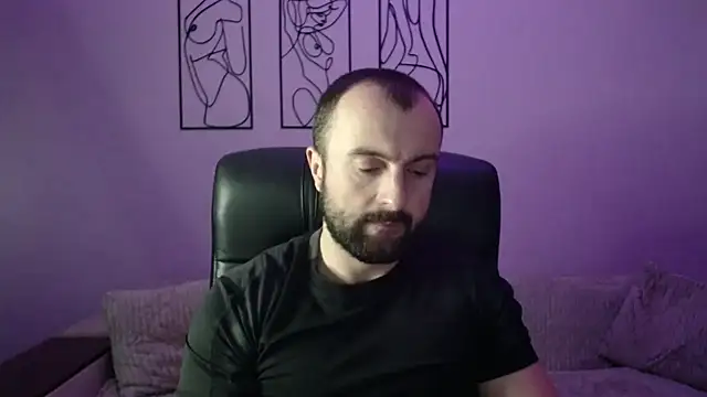 brindlefly6969 online show from November 2025 12:05:02 PM