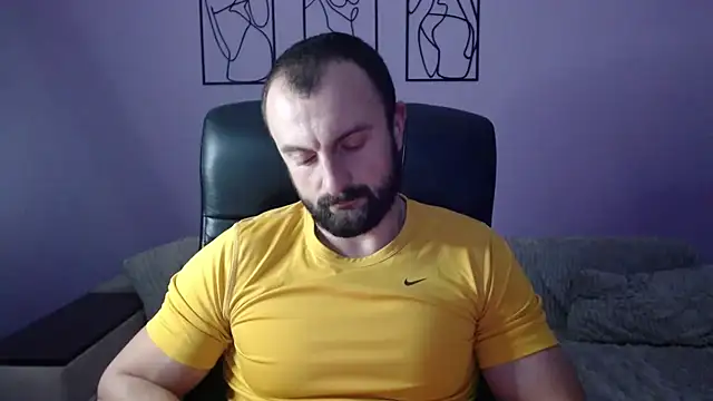 brindlefly6969 online show from November 2025 11:56:02 AM