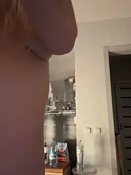 Snapshot of Adelina0001 chatting on December 2025 02:52:01 AM Adelina0001 online show from December 2025 02:52:01 AM