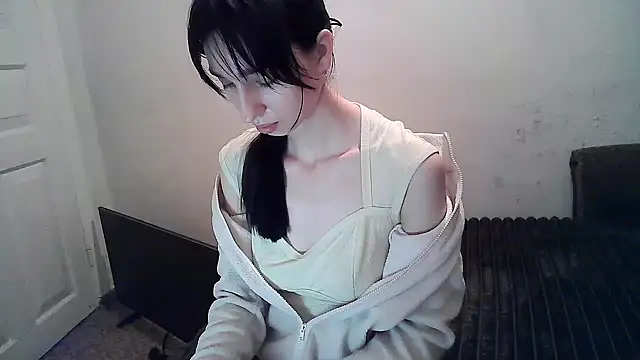 ElizaSwon online show from October 2025 03:10:02 PM