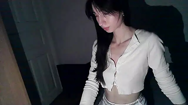 ElizaSwon online show from November 2025 05:12:02 PM