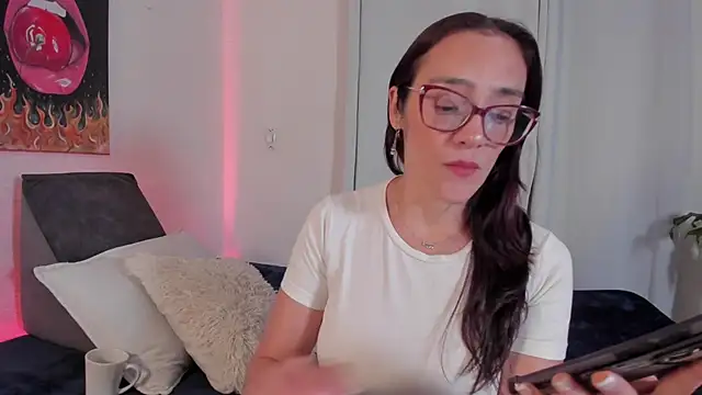 Jessica Herrera  online show from December 2025 10:16:02 PM