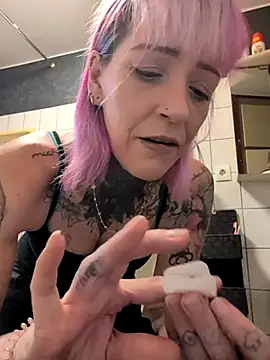 Snapshot of Micky_Mouth chatting on November 2025 10:06:01 AM Micky Mouth online show from November 2025 10:06:01 AM