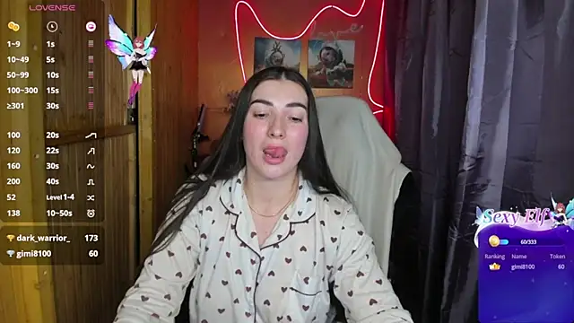 Snapshot of Fiery_Brunette_ chatting on December 2024 09:31:02 PM Fiery Brunette  online show from December 2024 09:31:02 PM