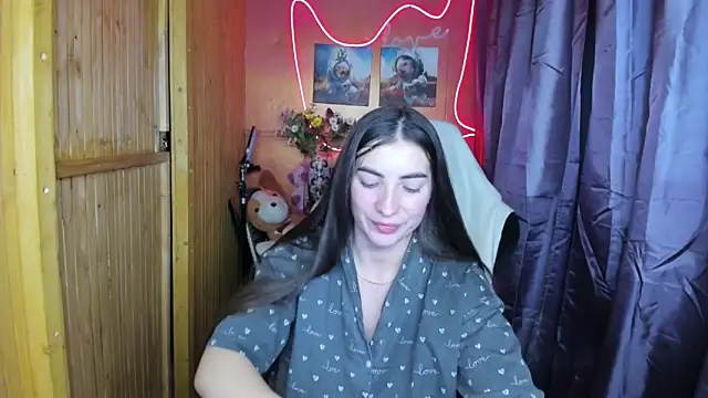 Snapshot of Fiery_Brunette_ chatting on December 2024 02:22:02 AM Fiery Brunette  online show from December 2024 02:22:02 AM