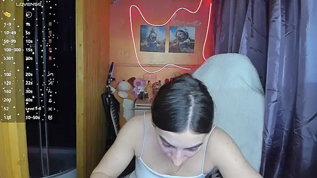 Snapshot of Fiery_Brunette_ chatting on March 2025 04:17:02 AM Fiery Brunette  online show from March 2025 04:17:02 AM