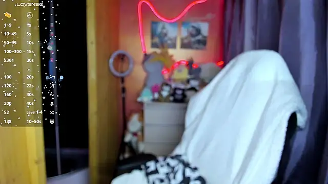 Fiery Brunette  online show from March 2026 04:51:02 AM