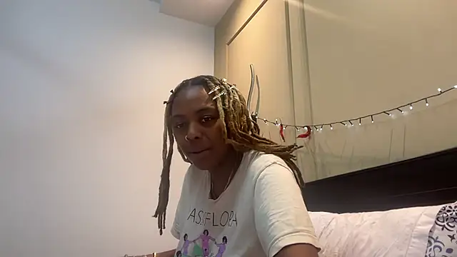 ChocolateCakeQueen online show from March 2025 04:09:01 AM