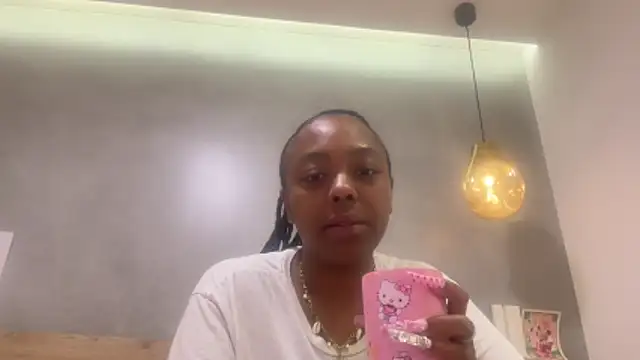 Snapshot of ChocolateCakeQueen chatting on May 2026 02:40:01 AM ChocolateCakeQueen online show from May 2026 02:40:01 AM
