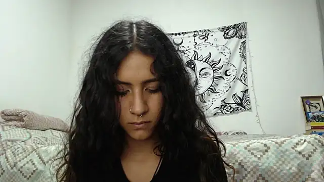 Snapshot of AlinaWoolf_ chatting on December 2024 04:33:02 AM AlinaWoolf online show from December 2024 04:33:02 AM