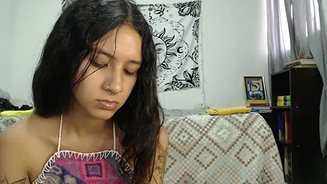 Snapshot of AlinaWoolf_ chatting on December 2024 10:16:02 PM AlinaWoolf online show from December 2024 10:16:02 PM