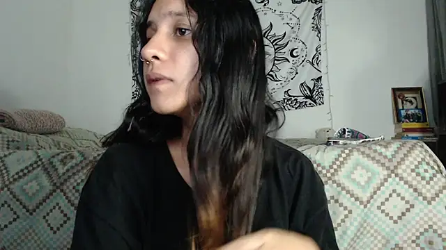 Snapshot of AlinaWoolf_ chatting on December 2024 02:33:01 AM AlinaWoolf online show from December 2024 02:33:01 AM