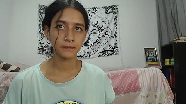 Snapshot of AlinaWoolf_ chatting on January 2025 02:29:02 AM AlinaWoolf online show from January 2025 02:29:02 AM