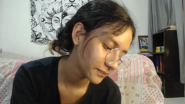 Snapshot of AlinaWoolf_ chatting on January 2025 03:41:01 AM AlinaWoolf online show from January 2025 03:41:01 AM