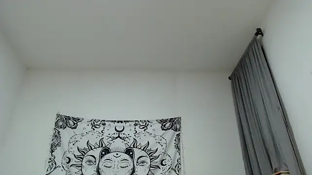 Snapshot of AlinaWoolf_ chatting on February 2025 05:42:01 AM AlinaWoolf online show from February 2025 05:42:01 AM