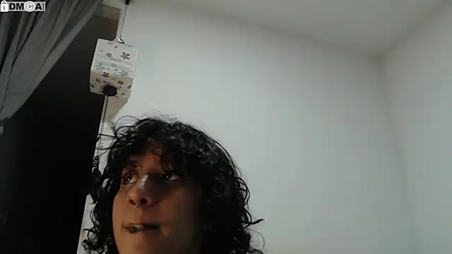 Snapshot of AlinaWoolf_ chatting on September 2025 03:06:02 AM AlinaWoolf online show from September 2025 03:06:02 AM