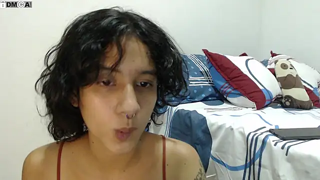 Snapshot of AlinaWoolf_ chatting on October 2025 02:52:01 AM AlinaWoolf online show from October 2025 02:52:01 AM