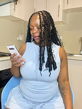 Snapshot of Jazmine-Blue chatting on June 2026 10:27:02 PM Jazmine-Blue online show from June 2026 10:27:02 PM
