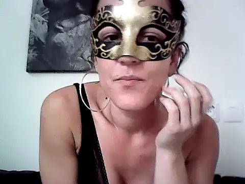 Masquegirlmysterious online show from November 2025 12:49:01 PM