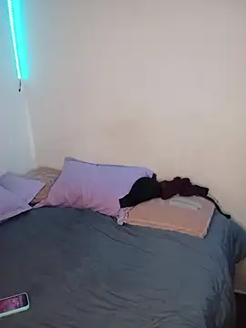 Isabella Du online show from October 2025 01:43:02 PM