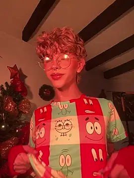 lyamthommpson online show from December 2025 08:58:01 PM