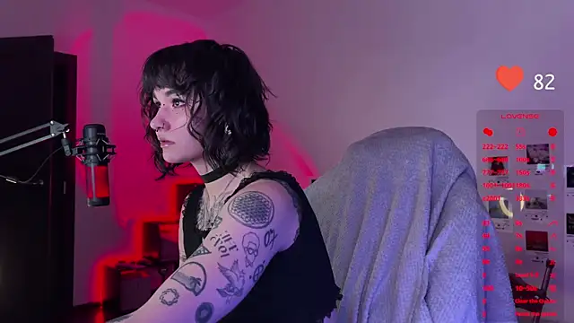 Snapshot of deadlysweet chatting on December 2024 10:30:02 PM deadlysweet online show from December 2024 10:30:02 PM