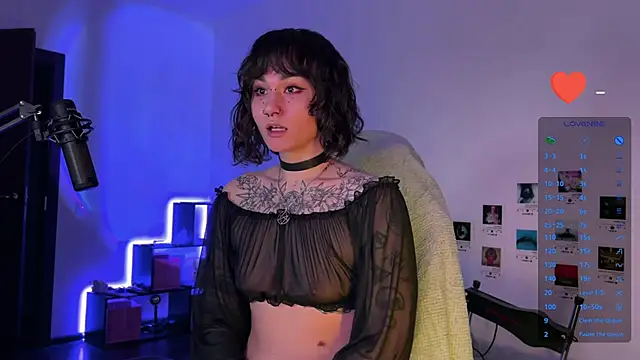 Snapshot of deadlysweet chatting on December 2024 10:43:02 PM deadlysweet online show from December 2024 10:43:02 PM