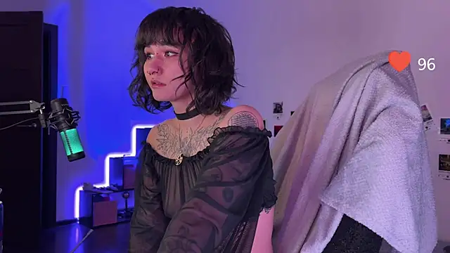 Snapshot of deadlysweet chatting on January 2025 09:14:02 PM deadlysweet online show from January 2025 09:14:02 PM