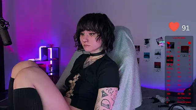 Snapshot of deadlysweet chatting on January 2025 11:00:01 PM deadlysweet online show from January 2025 11:00:01 PM