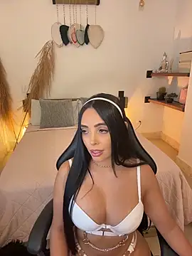 annyfosterr online show from April 2026 11:47:02 PM