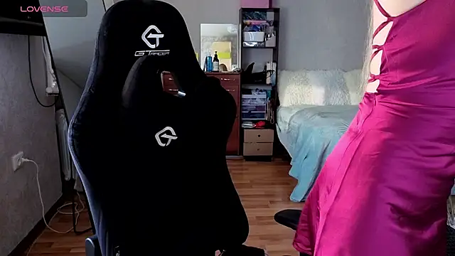 Little Soph online show from September 2025 01:34:02 PM