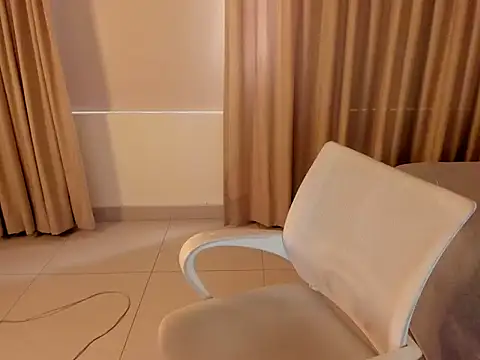 Snapshot of kiaraowen chatting on December 2025 05:09:01 PM kiaraowen online show from December 2025 05:09:01 PM