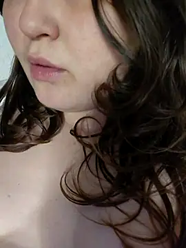 BlackCurly online show from April 2026 07:00:02 PM