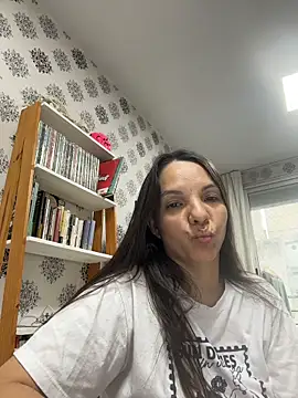 Snapshot of samilux5 chatting on April 2026 04:01:01 PM samilux5 online show from April 2026 04:01:01 PM
