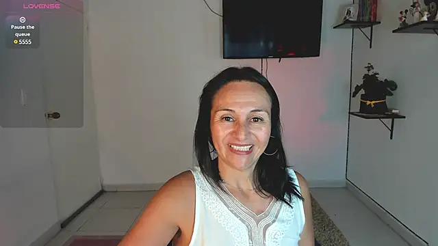 lollita 23  online show from January 2025 10:13:02 PM