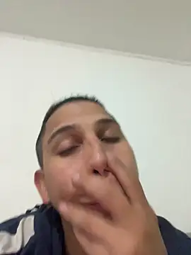 Snapshot of CoreAlejito chatting on June 2026 11:25:01 PM CoreAlejito online show from June 2026 11:25:01 PM