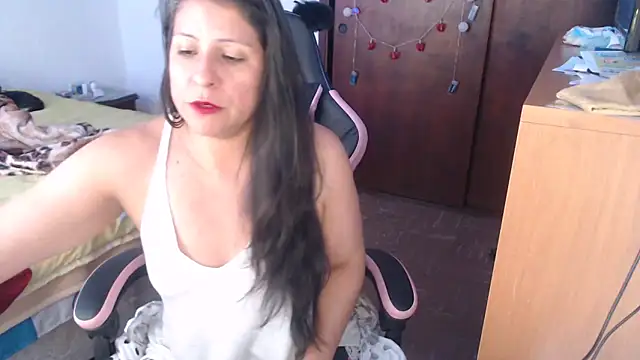 Snapshot of LucifernandaSw chatting on April 2026 02:08:02 PM LucifernandaSw online show from April 2026 02:08:02 PM