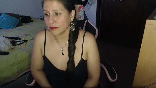 Snapshot of LucifernandaSw chatting on April 2026 02:27:02 AM LucifernandaSw online show from April 2026 02:27:02 AM