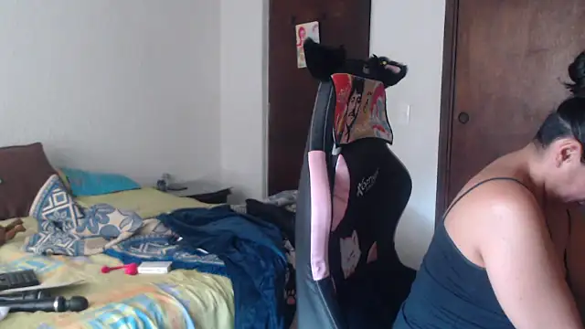 Snapshot of LucifernandaSw chatting on May 2026 05:54:01 PM LucifernandaSw online show from May 2026 05:54:01 PM