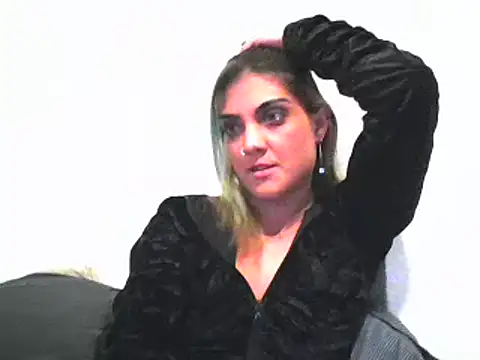 StripKi online show from February 2025 03:29:01 PM